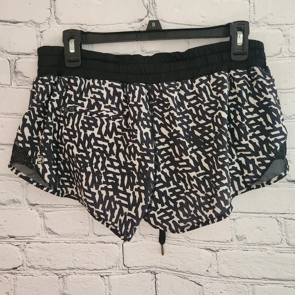 Lululemon Hotty Hot Short - Picture 6 of 10